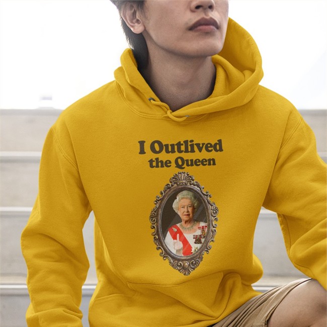 Shirts That Go Hard Elizabeth II I Outlived The Queen Shirt Love And Thunder Merch Elizabeth II I Outlived The Queen Shirt Shirts That Go Hard Love And Thunder Merch